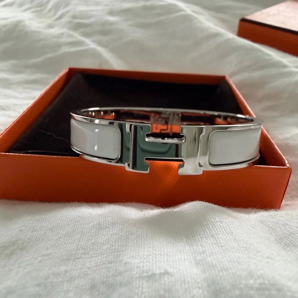 Hermes Click H Bracelet in White BRAND NEW - Picture 6 of 6